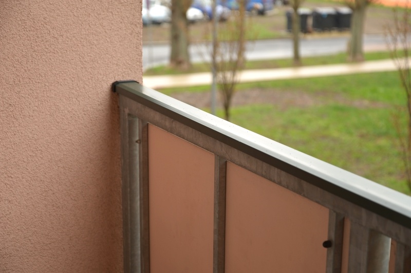 balmad-madlo-na-balkon-pro-panelove-domy-balmad-1